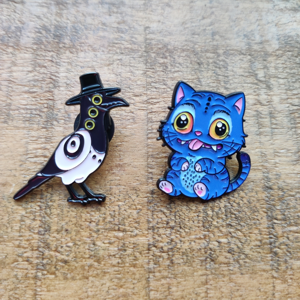K-Pop Demon Hunters Enamel Pin Set - Derpy Tiger & Sussie Magpie Huntrix